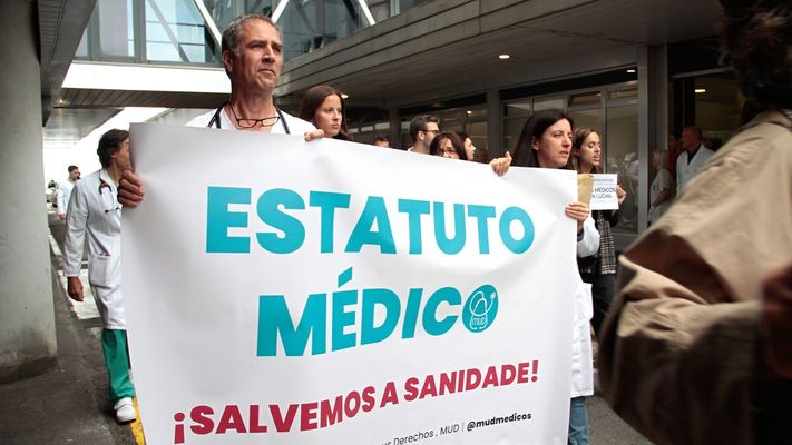 Protestas de los m�dicos en el Chuac