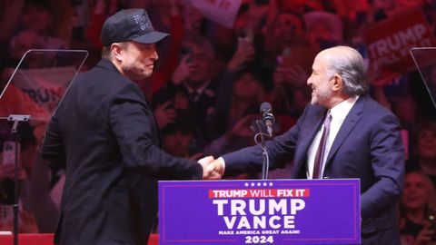 Elon Musk, director ejecutivo de Tesla y propietario de X, y Howard Lutnick,�consejero delegado de Cantor Fitzgerald en un mitin.