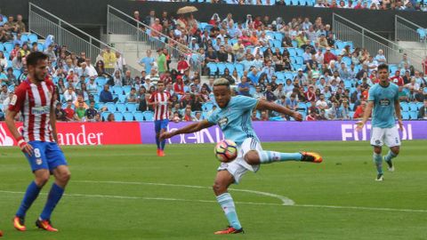 Th�o Bongonda 5.Th�o Bongonda 5. Tuvo la mejor ocasi�n del Celta y mantuvo a raya a Juanfran durante mucho tiempo.