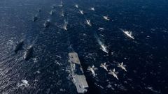 En la imagen, despliegue de veinte buques de la OTAN en el Mare Aperto, entre los que se encuentran los tres con base en Ferrol.