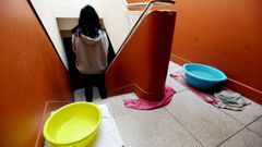 Esta mujer vive de alquiler en un edificio de Pontevedra