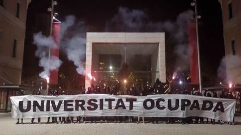 Estudiantes protestan en la Pompeu Fabra por la cuesti�n del catal�n en los centros de ense�anza.