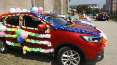 Coches engalanados por el d�a de san Crist�bal en las fiestas de Mar�n