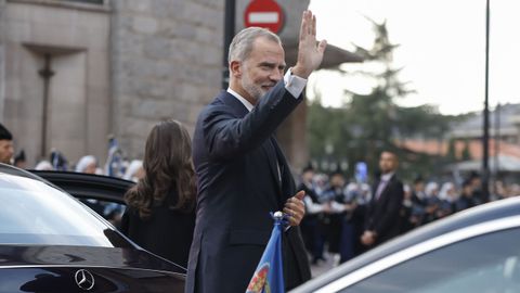 El rey Felipe VI a su llegada al tradicional Concierto de los Premios Princesa de Asturias, un da antes de la ceremonia de entrega de los galardones 2025