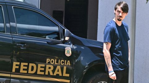 Jair Renan Bolsonaro, hijo del expresidente, sale  de visitar a su padre en la Superintendencia de la Polic�a Federal donde se encuentra preso.