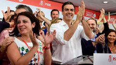 Adriana Lastra, a la izquierda de Pedro S�nchez