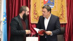 Julian Bustelo, Valent�n Gonz�lez Formoso