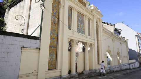 El ferrolano barrio de A Magdalena (BIC) es un ejemplo de rehabilitaci�n, aunque hay espacios en ruinas como el cine Rena. 