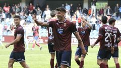 Alain Ribeiro, celebrando uno de sus tres goles a la Ponferradina.