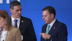 Pedro S�nchez y el primer ministro portugu�s, Lu�s Montenegro, durante la cumbre entre la UE y los pa�ses de los Balcanes del oeste, en diciembre del 2025.