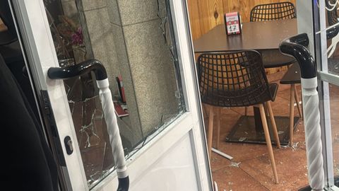 �La pasada Nochebuena unos ladrones entraron a robar en el bar La Tablita de Boiro
