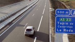 La autov�a del Cant�brico en Tapia