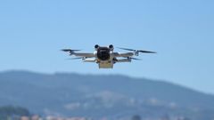 Imagen de archivo de un dron en pleno vuelo.