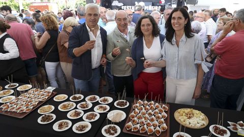 De izquierda a derecha, el alcalde de O Pino, Manuel Taboada; Enrique Luis de Salvador, director del Instituto de Estudos do Territorio; Bel�n do Campo, delegada de la Xunta en A Coru�a, y Paula Prado, secretaria xeral del PPdeG