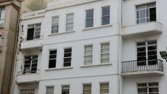 Inmueble afectado por el incendio de esta ma�ana, en Ferrol. 