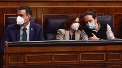 El presidente del Gobierno, Pedro S�nchez, y los vicepresidentes Carmen Calvo y Pablo Iglesias, en el pleno del Congreso de este mi�rcoles