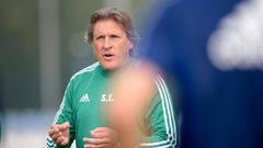 Egea Requexon Real Oviedo.Sergio Egea, en un entrenamiento en El Requex�n