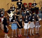 Los j�venes tambi�n disfrutaron con el jazz en Burela. 