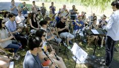 La Banda de Lal�n actu� en el exterior del auditorio durante la segunda Romar�a do Socio. 