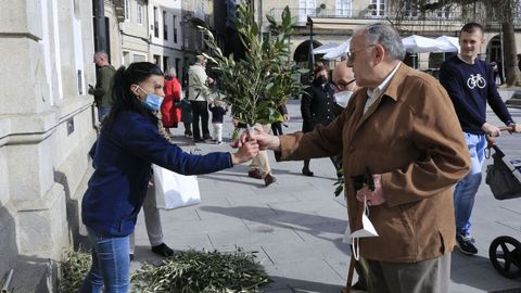 Venta de ramos en las inmediaciones de la Praza de Santa Mara