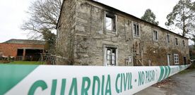 La casa se encuentra precintada por las Fuerzas de Seguridad, quienes desde el momento de la tragedia inspeccionaron la zona. 