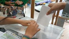 Votaci�n de los Orzamentos Participativos de Cedeira, en el IES Punta Candieira.