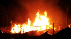 Fuego en un aserradero de Ponteareas