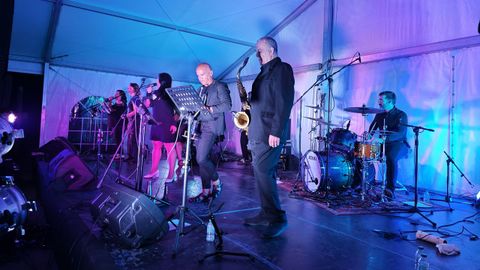 La actuacin se celebr el viernes por la noche junto a la playa de Esteiro
