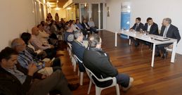 La reuni�n del conselleiro con empresarios tuvo lugar ayer en el Cenima. 