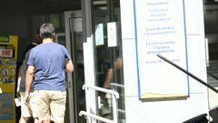 Colas para el voto por correo en Lal�n