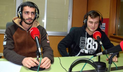 Diego Soto y Diego Romero, de la EFA Fonteboa, en Radio Voz. 