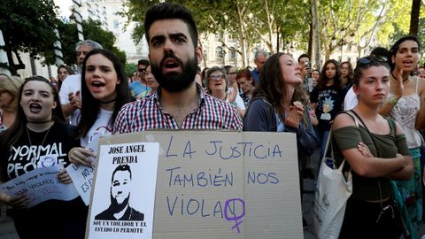 Concentraci�n en Sevilla contra la libertad provisional de La Manada