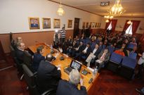 A las cinco de la tarde, la conselleira de Mar inaugur� oficialmente el simposio de Celeiro. 