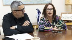 El alcalde y la edila de Servizos Sociais.