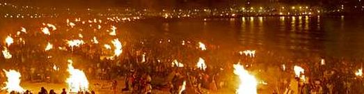 Decenas de miles de personas bajar�n esta noche a la playas urbanas de A Coru�a, como las de Riazor y Orz�n, para disfrutar de la noche m�s corta del a�o.