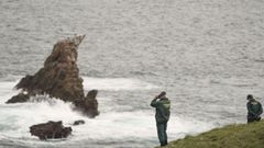 La Guardia Civil buscando estos �ltimos d�as por tierra al posible marinero entre los acantilados de Porc�a-El Franco