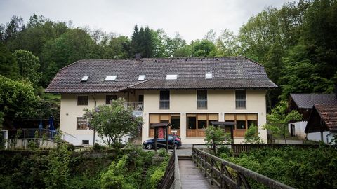 Tres de las v�ctimas fueron halladas con flechas de ballesta en una habitaci�n de esta pensi�n en las afueras de la ciudad alemana de Passau