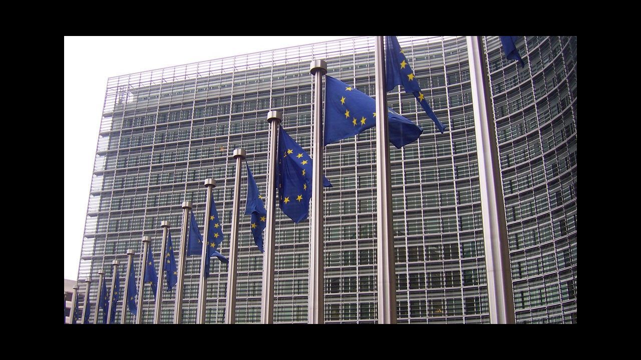 Bruselas apremia a los países de la UE a reabrir las fronteras ...
