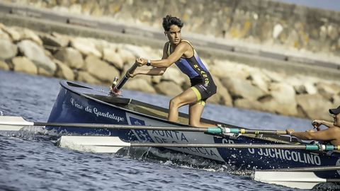 Adrin Neo Romero, compitiendo en la regata celebrada recientemente en A Pobra.