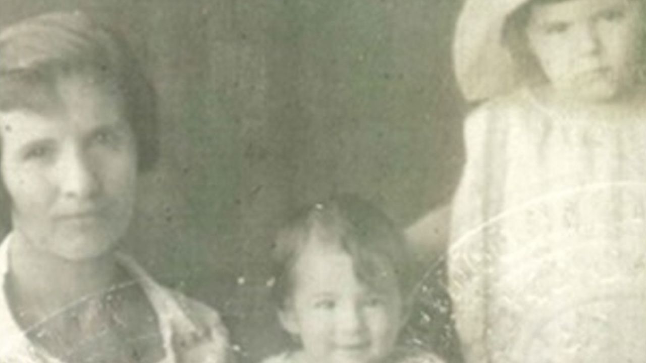 Homenajean en O Incio a una familia de represaliados del franquismo