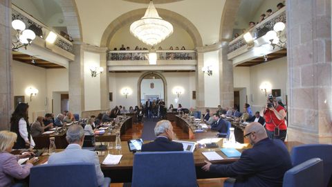 Pleno provincial, al que asistieron entre el pblico alumnos de dos institutos lucenses