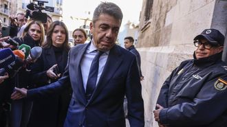 El presidente valenciano, Carlos Mazn, a su entrada al Palau el 26 de noviembre.