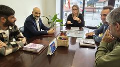 Nstor Rego na reunin con Sandra Permuy