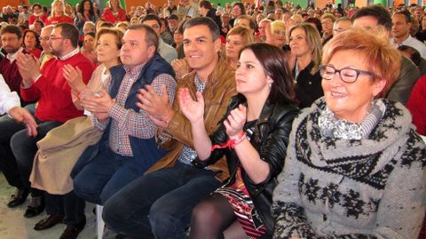 Pedro S�nchez, flanqueado por Adriana Lastra y por Jos� Luis Alperi, en el acto de Gij�n.Pedro S�nchez, flanqueado por Adriana Lastra y por Jos� Luis Alperi, en el acto de Gij�n
