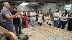 Un intre da visita ao curtidoiro de Sof�n, Carballo 
