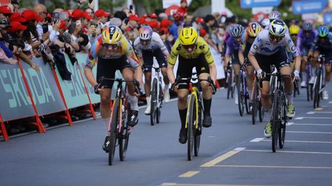 Sprint de la tercera etapa de La Vuelta con victoria de Cedrine Kerbaol en A Coru�a