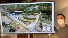 Alberto Oubi�a, con una representaci�n del proyecto de n�cleo de centralidad de Marc�n