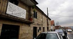 Los vecinos de varias zonas de Mourente y Bora llevan tiempo reclamando el saneamiento. 