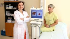 Mara Conde es la responsable de la unidad de Suelo Plvico, donde tambin trabaja la fisioterapeuta Catuxa Places