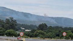 El humo del incendio que comenz el mircoles en Tllara an era visible al da siguiente, a pesar de estar controlado.
